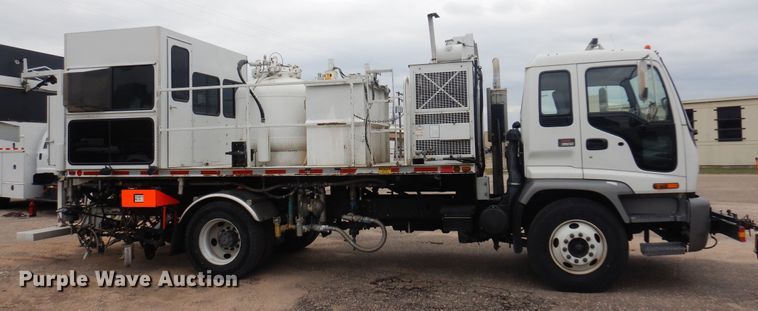 image for item NV9167 2005 GMC T8500 paint striper truck