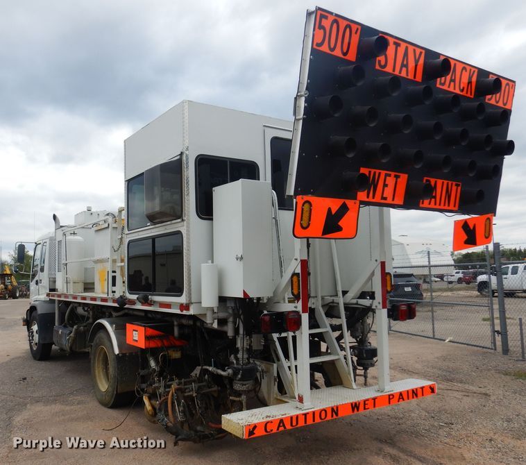 image for item NV9167 2005 GMC T8500 paint striper truck