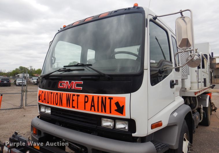 image for item NV9167 2005 GMC T8500 paint striper truck