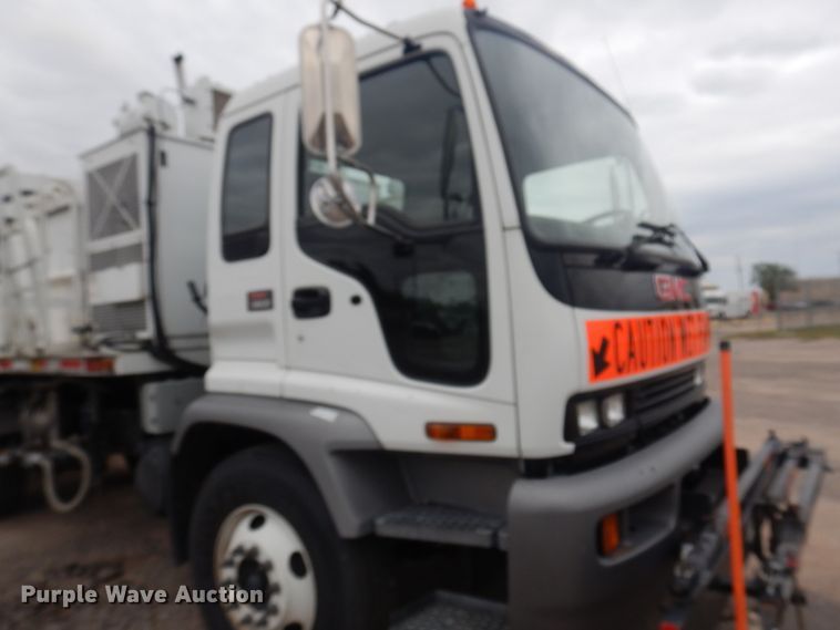 image for item NV9167 2005 GMC T8500 paint striper truck