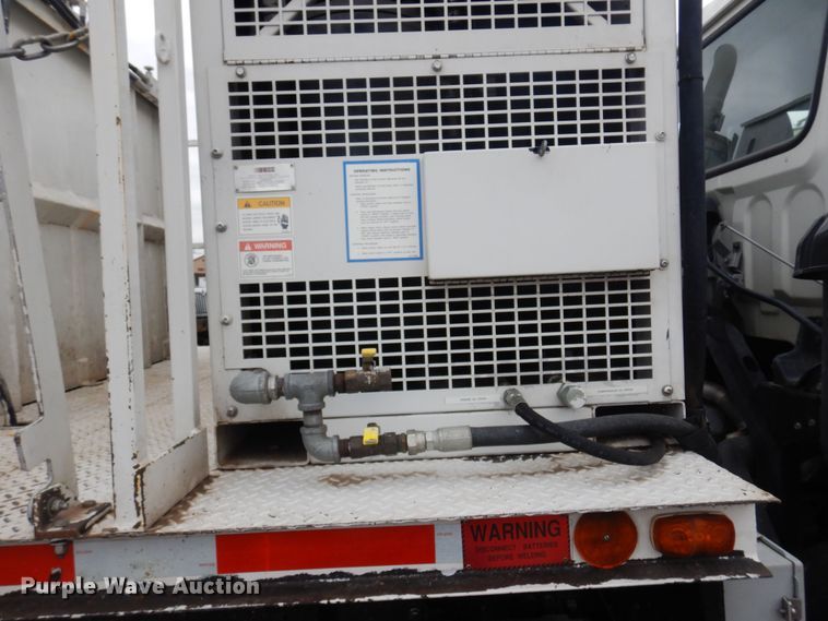 image for item NV9167 2005 GMC T8500 paint striper truck