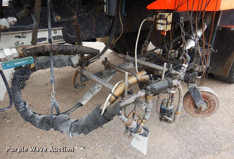 image for item NV9167 2005 GMC T8500 paint striper truck