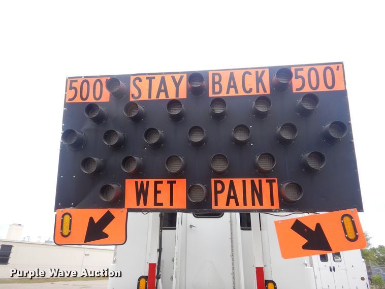 image for item NV9167 2005 GMC T8500 paint striper truck