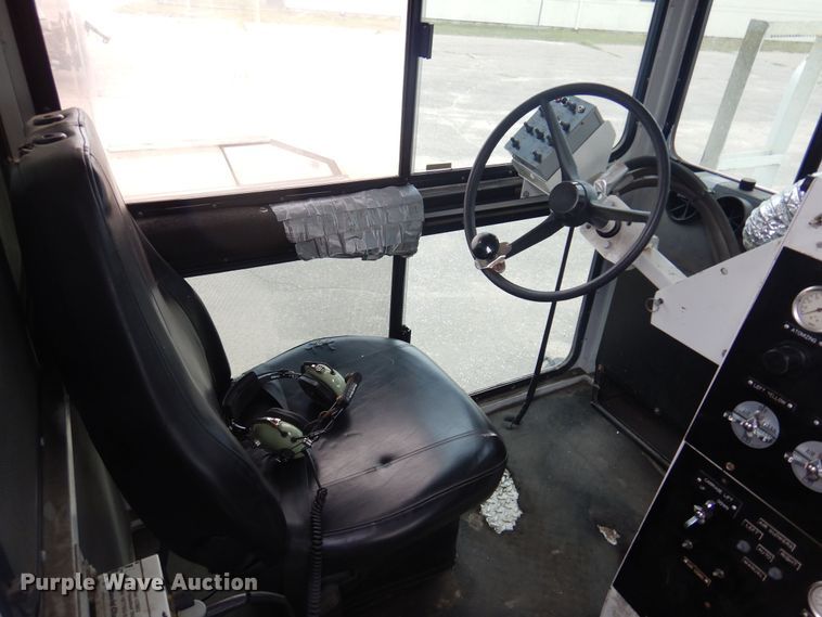 image for item NV9167 2005 GMC T8500 paint striper truck