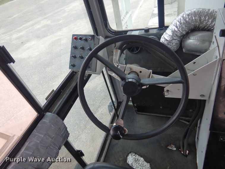 image for item NV9167 2005 GMC T8500 paint striper truck