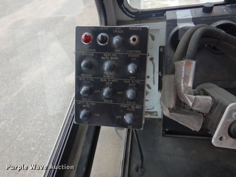 image for item NV9167 2005 GMC T8500 paint striper truck