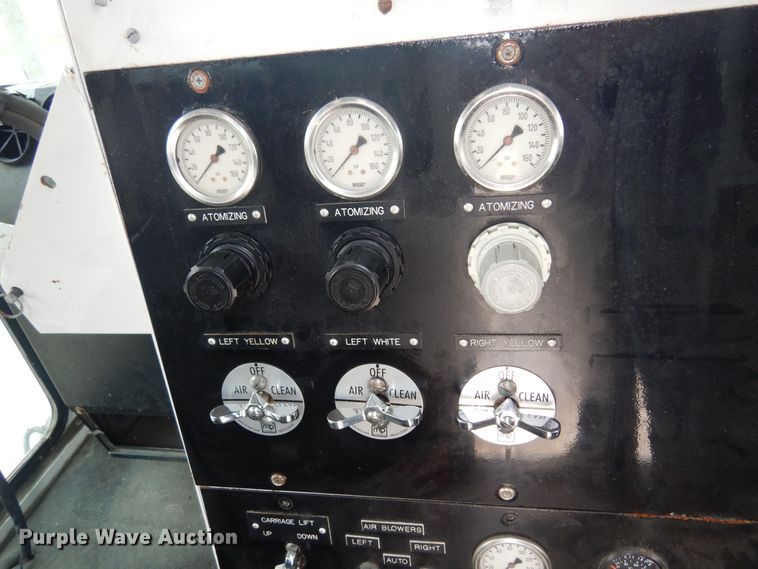 image for item NV9167 2005 GMC T8500 paint striper truck