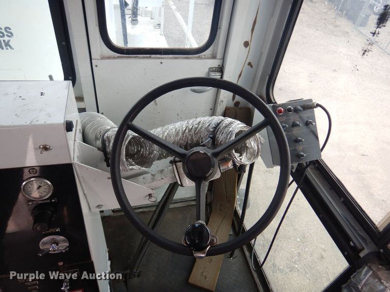 image for item NV9167 2005 GMC T8500 paint striper truck