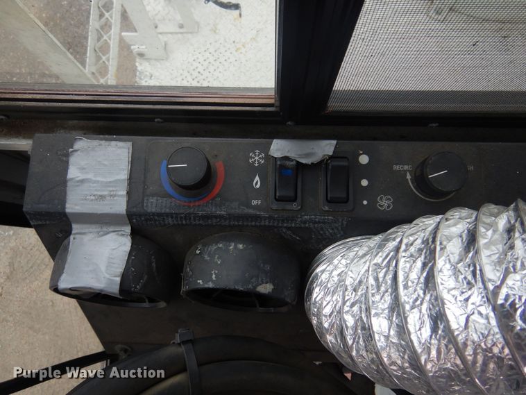 image for item NV9167 2005 GMC T8500 paint striper truck