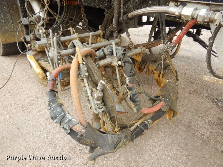 image for item NV9167 2005 GMC T8500 paint striper truck