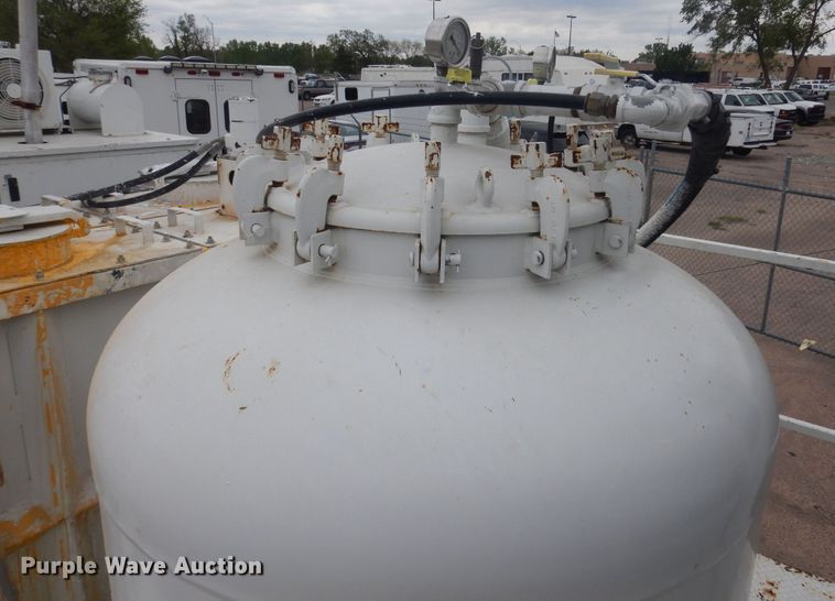 image for item NV9167 2005 GMC T8500 paint striper truck