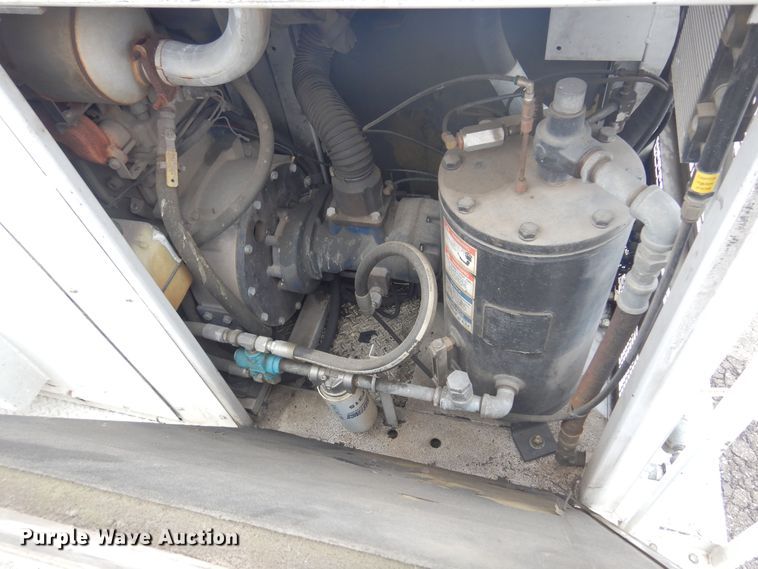 image for item NV9167 2005 GMC T8500 paint striper truck