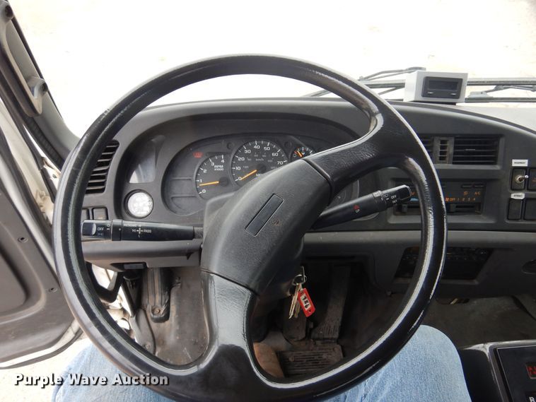 image for item NV9167 2005 GMC T8500 paint striper truck