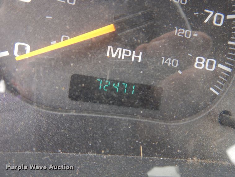 image for item NV9167 2005 GMC T8500 paint striper truck