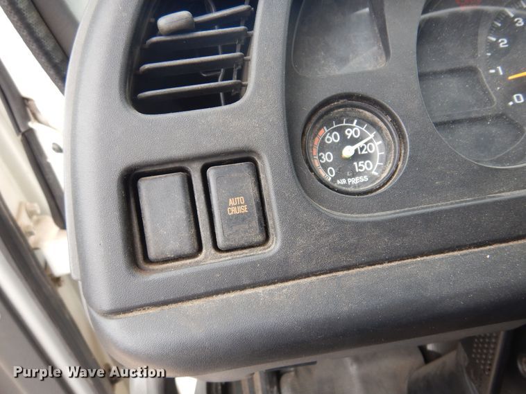 image for item NV9167 2005 GMC T8500 paint striper truck