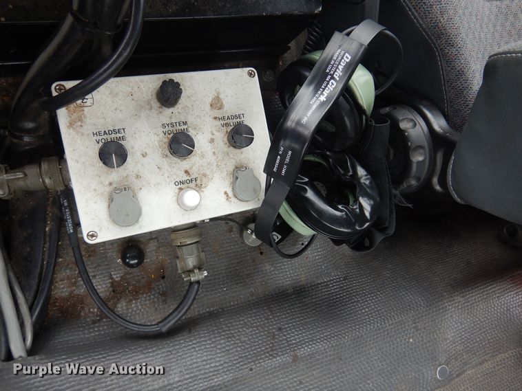 image for item NV9167 2005 GMC T8500 paint striper truck