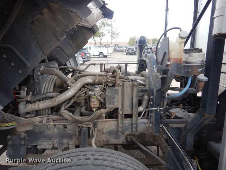 image for item NV9167 2005 GMC T8500 paint striper truck