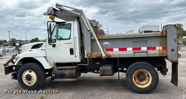image for item NV9169 2008 International 7400 SFA dump truck