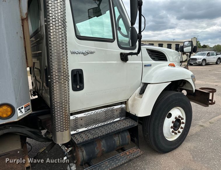 image for item NV9169 2008 International 7400 SFA dump truck