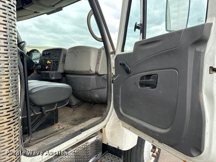 image for item NV9169 2008 International 7400 SFA dump truck