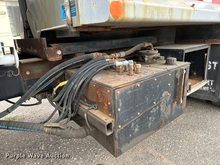 image for item NV9170 2010 International  7500 SFA dump truck