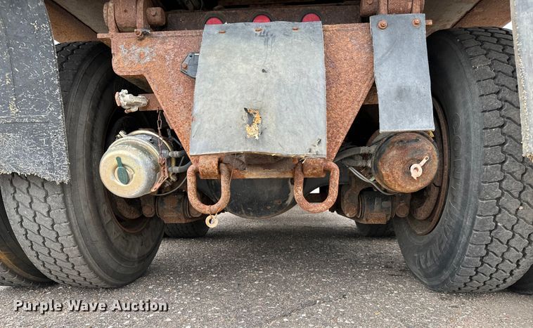 image for item NV9170 2010 International  7500 SFA dump truck