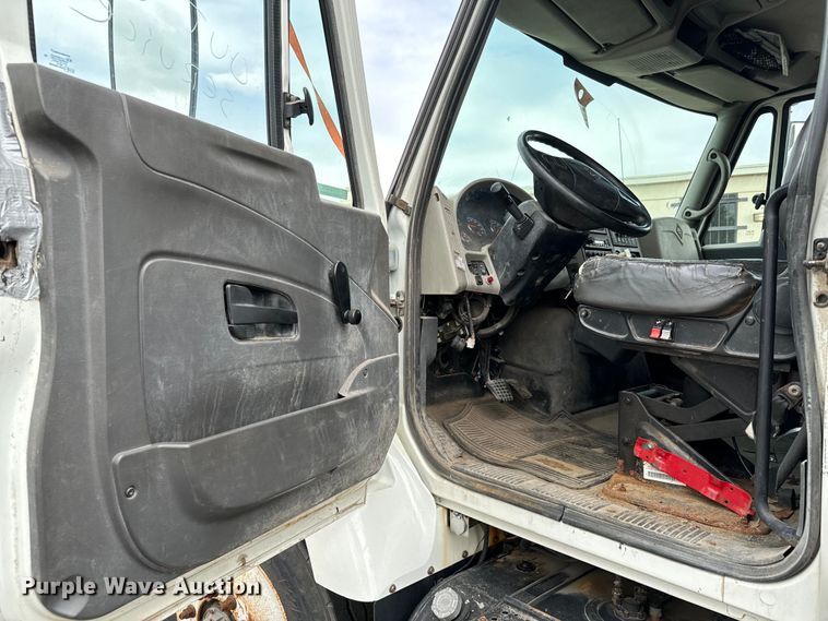 image for item NV9170 2010 International  7500 SFA dump truck