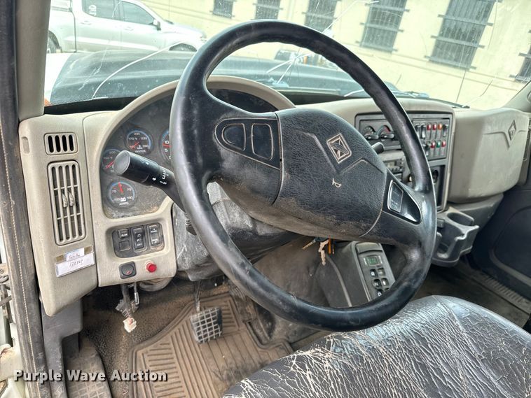 image for item NV9170 2010 International  7500 SFA dump truck