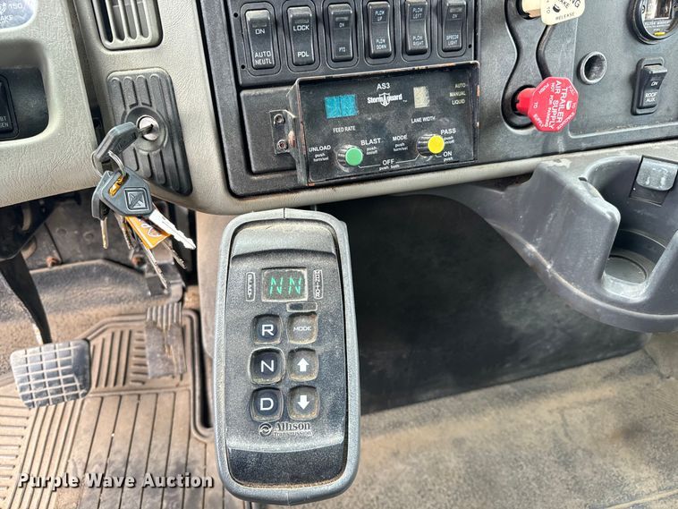 image for item NV9170 2010 International  7500 SFA dump truck