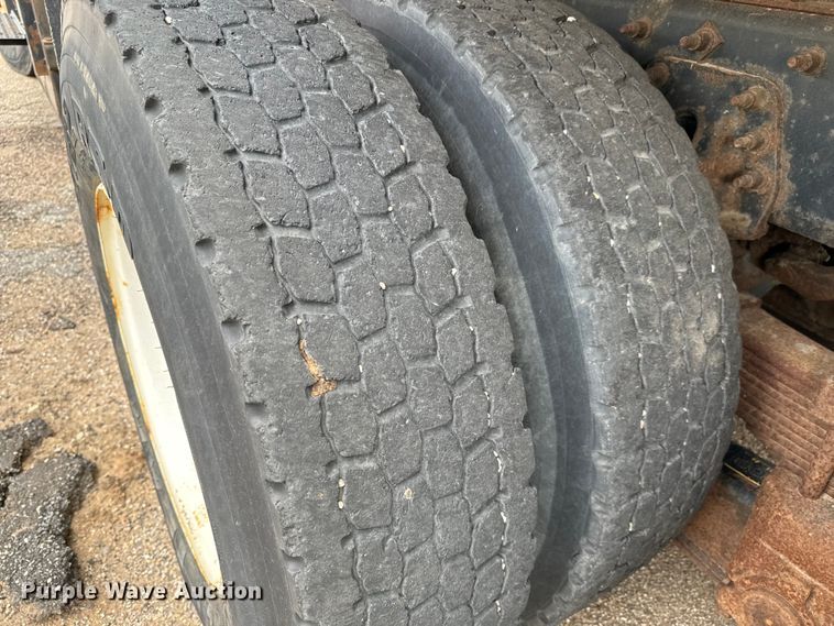 image for item NV9170 2010 International  7500 SFA dump truck