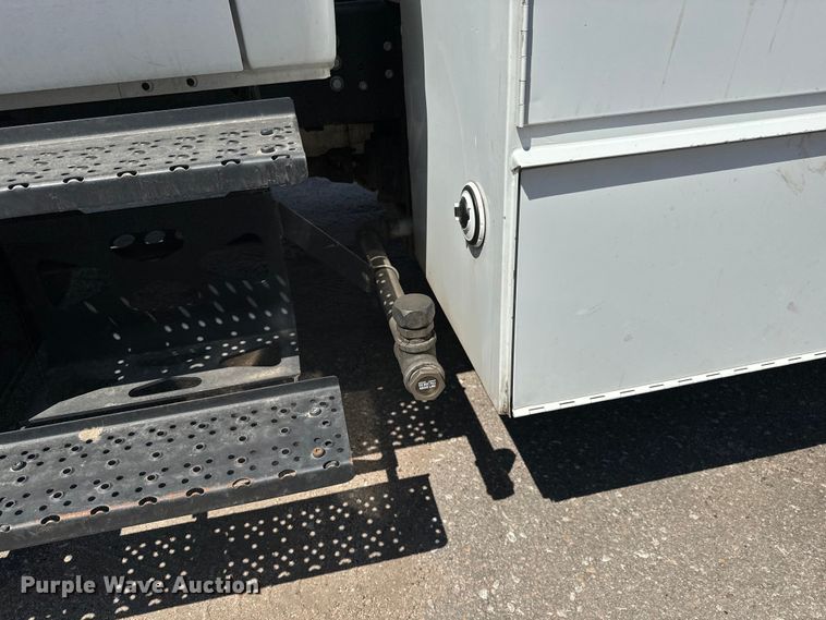 image for item NV9171 2017 Ford F750 Super Duty utility / service truck