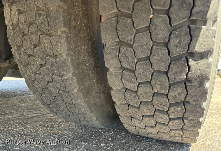 image for item NV9171 2017 Ford F750 Super Duty utility / service truck