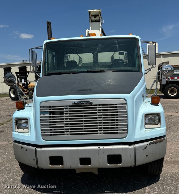 image for item NV9172 2001 Freightliner FL70 crane truck
