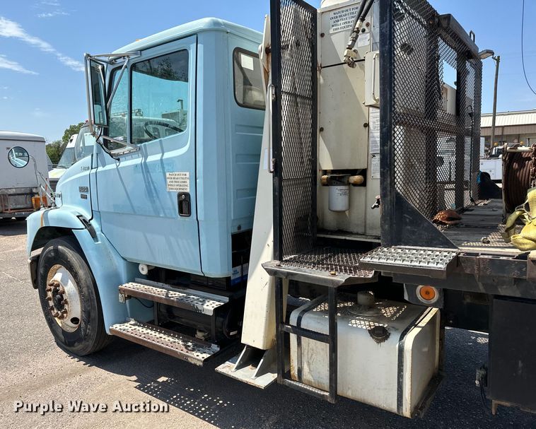 image for item NV9172 2001 Freightliner FL70 crane truck