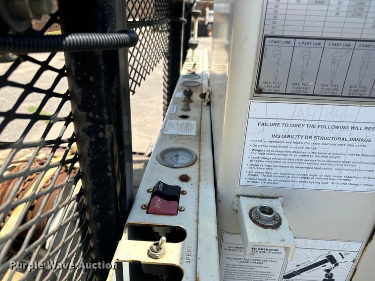 image for item NV9172 2001 Freightliner FL70 crane truck