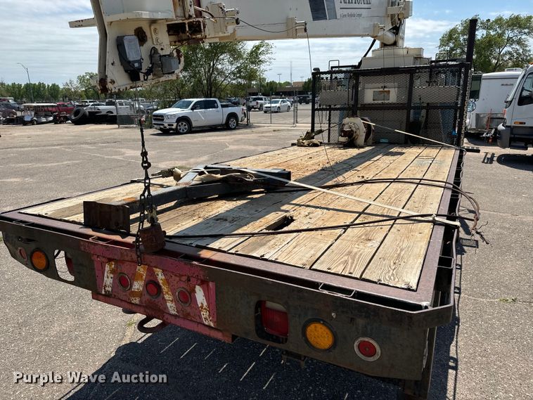 image for item NV9172 2001 Freightliner FL70 crane truck