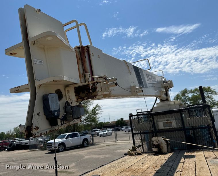 image for item NV9172 2001 Freightliner FL70 crane truck