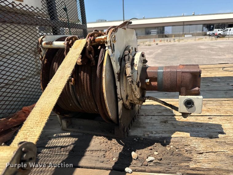 image for item NV9172 2001 Freightliner FL70 crane truck