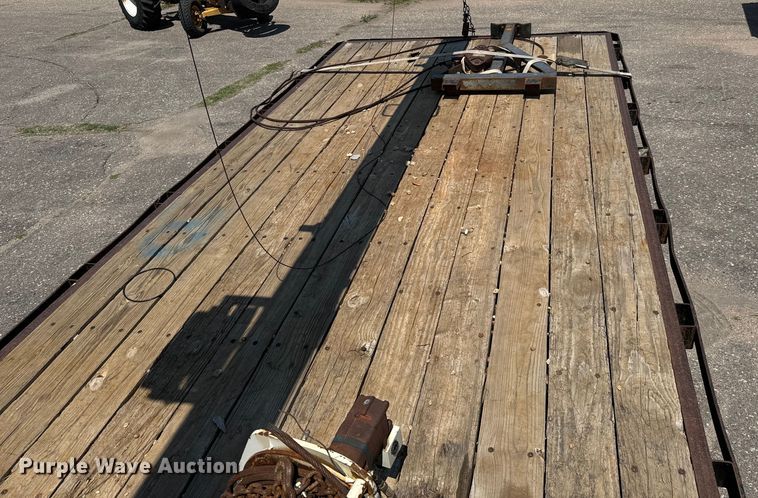 image for item NV9172 2001 Freightliner FL70 crane truck