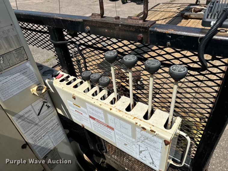 image for item NV9172 2001 Freightliner FL70 crane truck