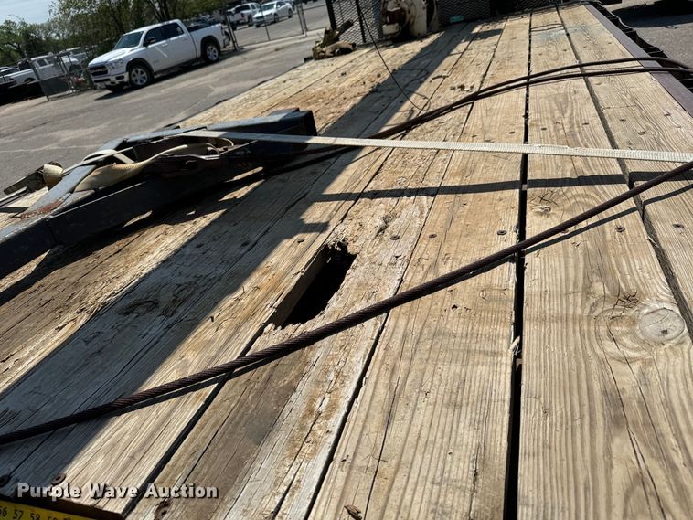 image for item NV9172 2001 Freightliner FL70 crane truck