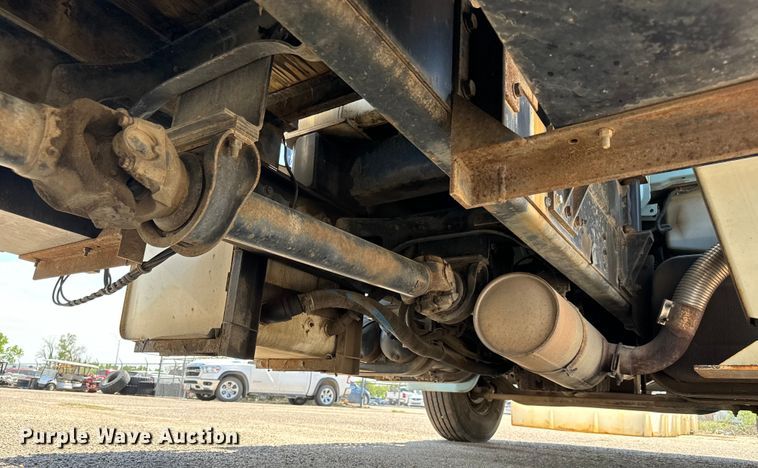 image for item NV9172 2001 Freightliner FL70 crane truck