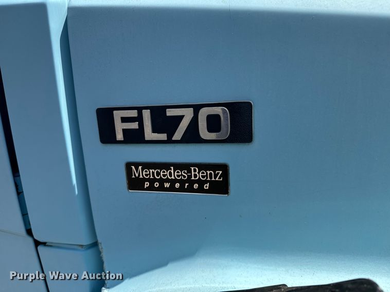 image for item NV9172 2001 Freightliner FL70 crane truck