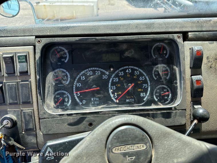 image for item NV9172 2001 Freightliner FL70 crane truck