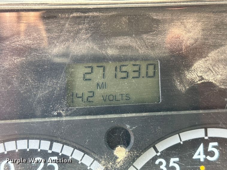 image for item NV9172 2001 Freightliner FL70 crane truck