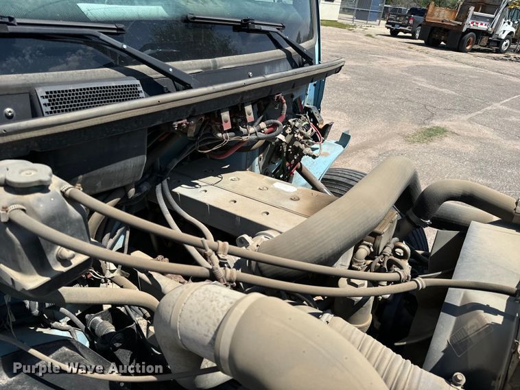 image for item NV9172 2001 Freightliner FL70 crane truck