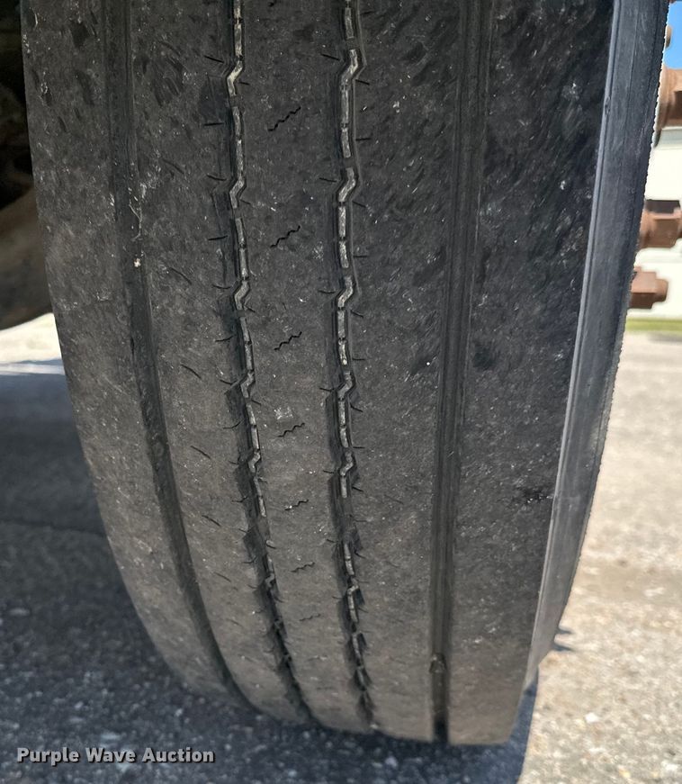 image for item NV9172 2001 Freightliner FL70 crane truck