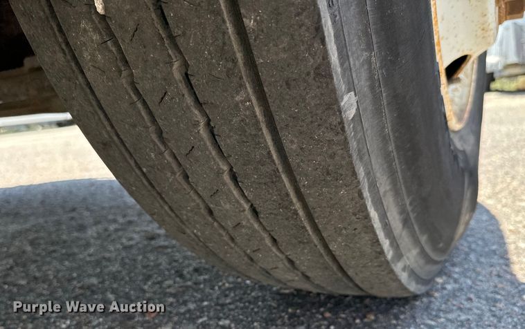 image for item NV9172 2001 Freightliner FL70 crane truck