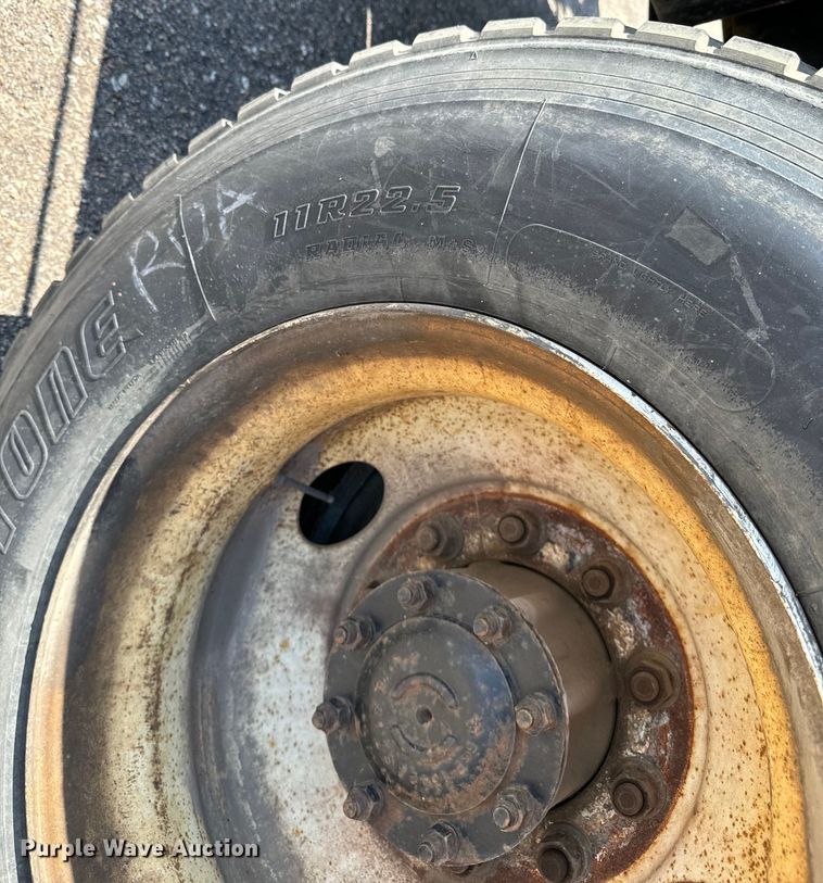 image for item NV9172 2001 Freightliner FL70 crane truck