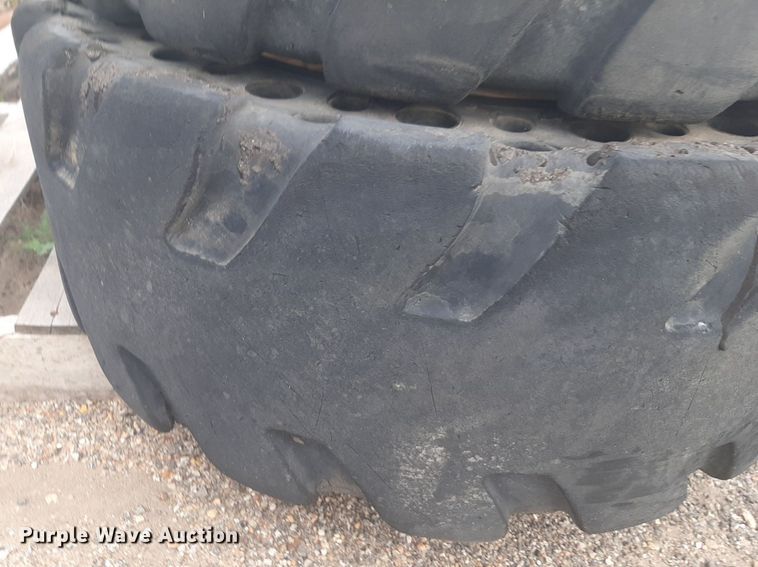 image for item NV9176 Skid steer tires and wheels